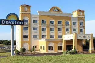 Days Inn by Wyndham Salado hotel detail image 1