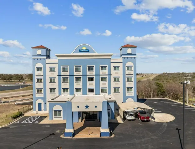 Days Inn by Wyndham Salado hotel detail image 1