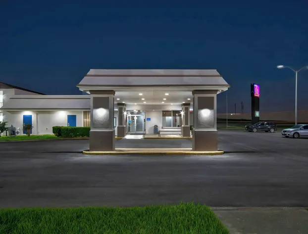 Studio 6 Rosenberg, TX hotel detail image 3