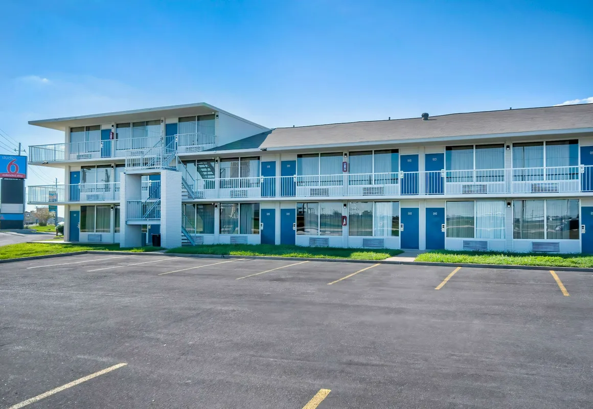 Studio 6 Rosenberg, TX hotel hero