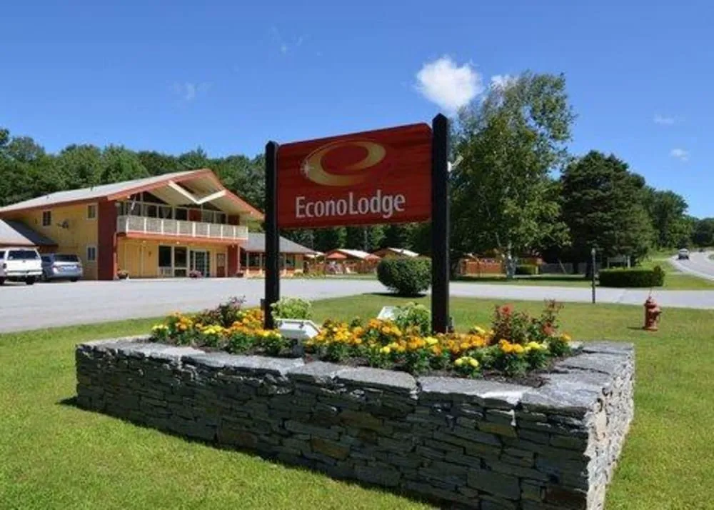 Econo Lodge Manchester, VT hotel hero
