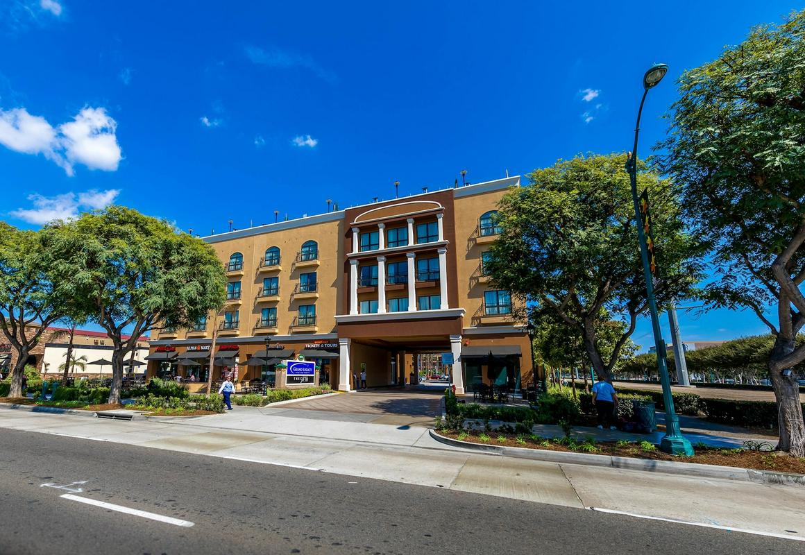 Grand Legacy At the Park hotel hero