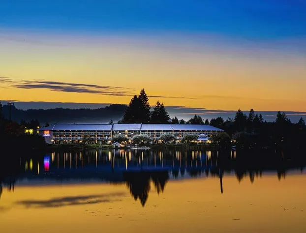 Inn On Long Lake hotel detail image 2
