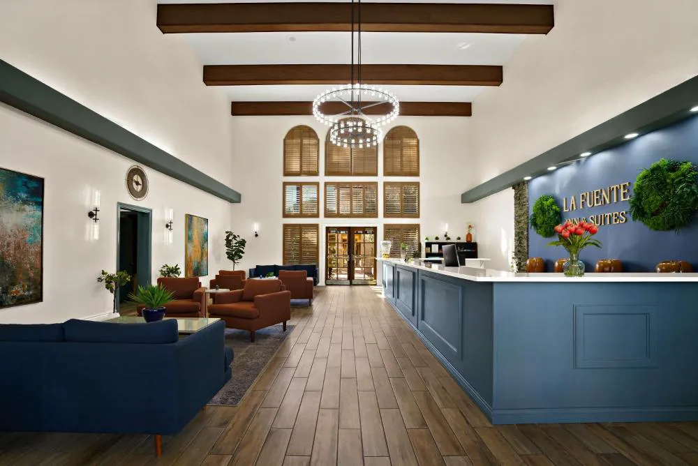 La Fuente Inn & Suites hotel hero