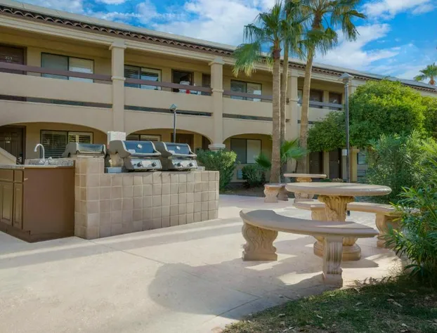 La Fuente Inn & Suites hotel detail image 1