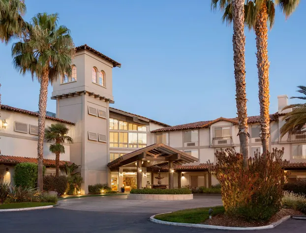 Doubletree by Hilton Campbell - Pruneyard Plaza hotel detail image 1