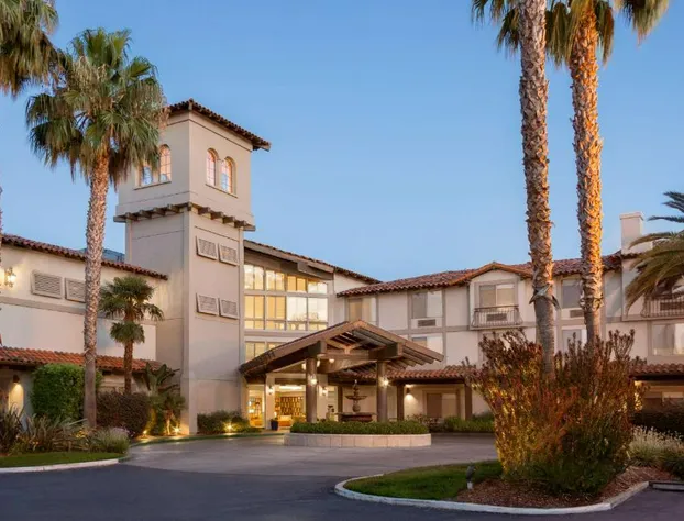 Doubletree by Hilton Campbell - Pruneyard Plaza hotel detail image 1