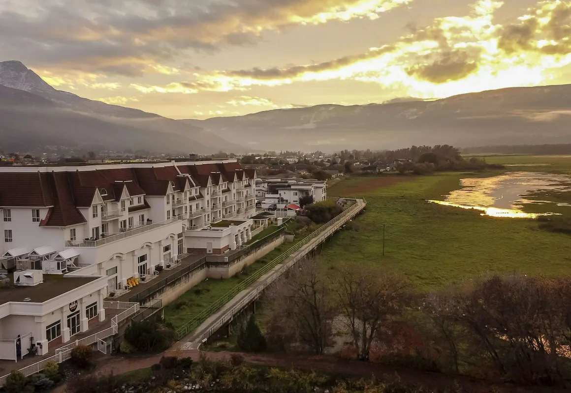 Prestige Harbourfront Resort, WorldHotels Luxury hotel hero