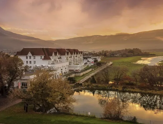 Prestige Harbourfront Resort, WorldHotels Luxury hotel detail image 1