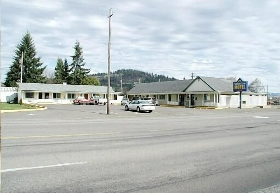 Valley Inn hotel hero