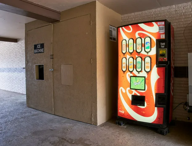 Super 8 by Wyndham Garysburg/Roanoke Rapids hotel detail image 2