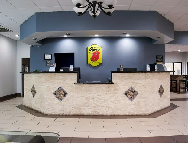 Super 8 by Wyndham Garysburg/Roanoke Rapids hotel detail image 1