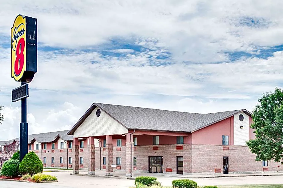 Super 8 by Wyndham Springfield/Battlefield hotel hero