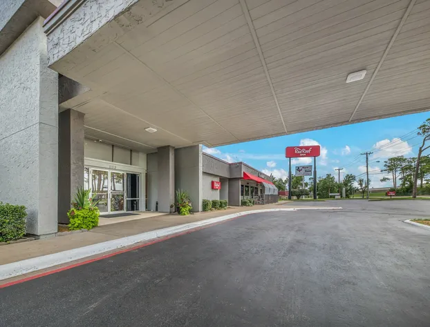 Red Roof Inn Lewisville hotel detail image 2