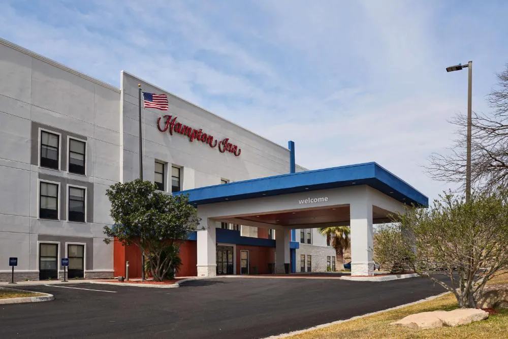 Hampton Inn by Hilton Eagle Pass hotel hero