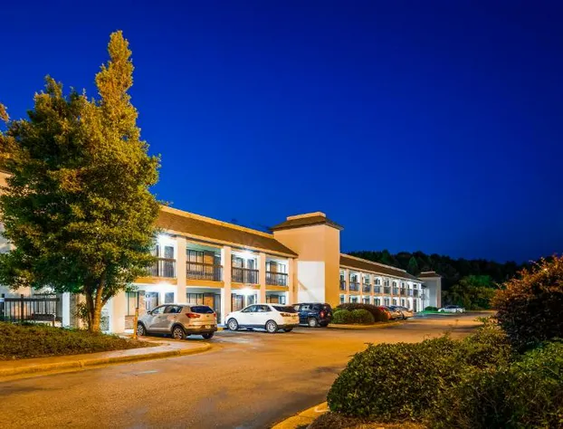 Quality Inn & Suites Fayetteville I-95 hotel detail image 1