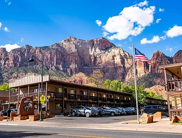 Pioneer Lodge Springdale hotel detail image 1