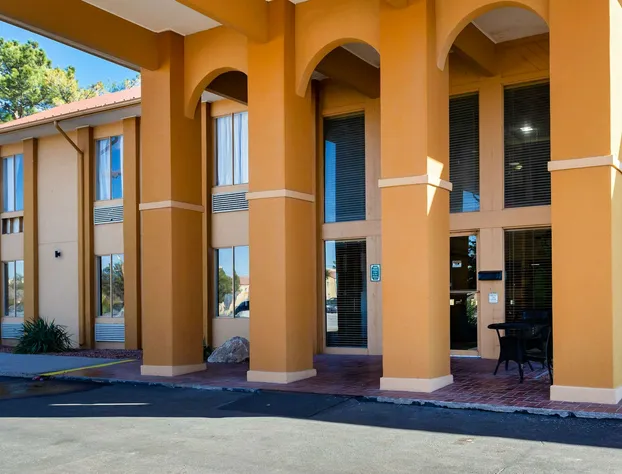 Rodeway Inn & Suites hotel detail image 3