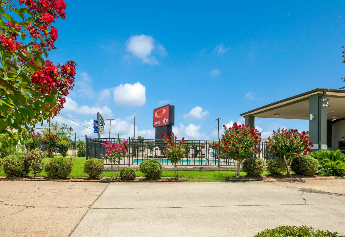 Econo Lodge Lake Charles University Area hotel hero