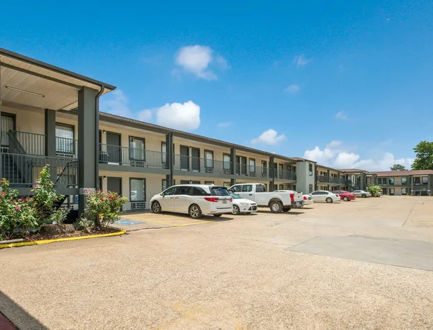 Econo Lodge Lake Charles University Area hotel detail image 1