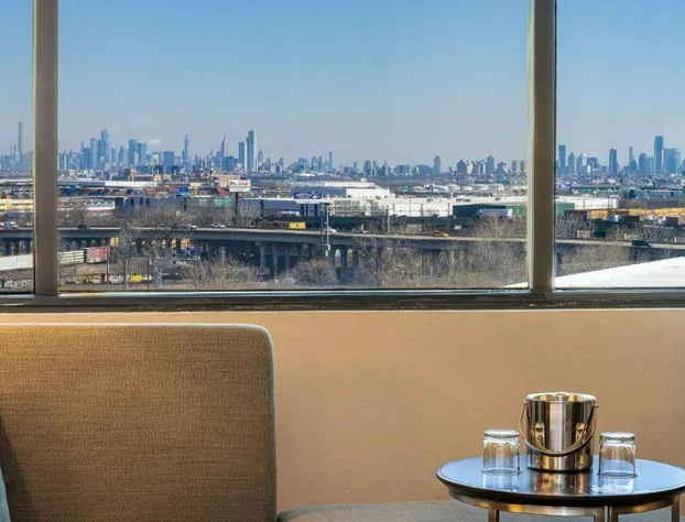 DoubleTree by Hilton Hotel Newark Airport hotel detail image 2