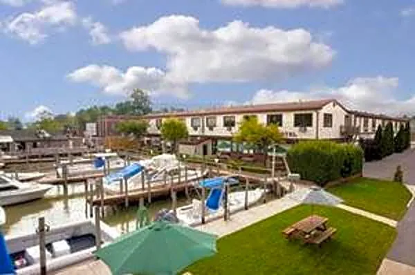 Arlington Inn hotel detail image 3