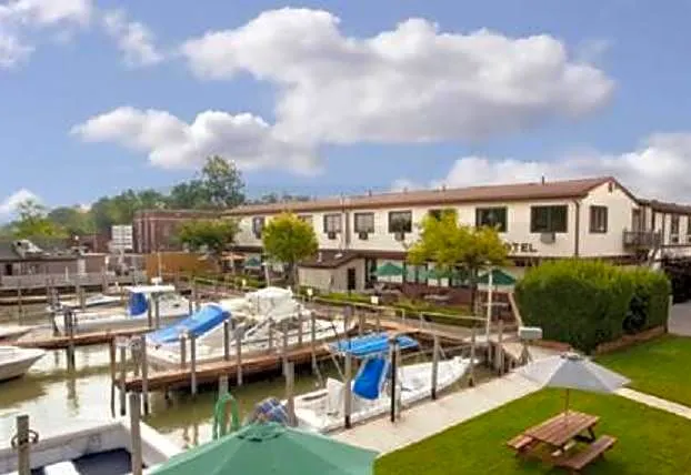 Arlington Inn hotel detail image 4