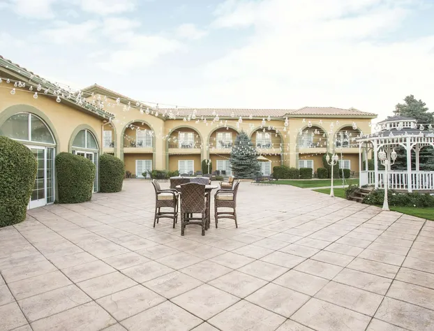 La Quinta Inn & Suites by Wyndham Conference Center Prescott hotel detail image 1