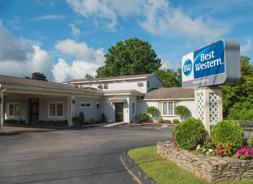 Best Western Bennington hotel hero