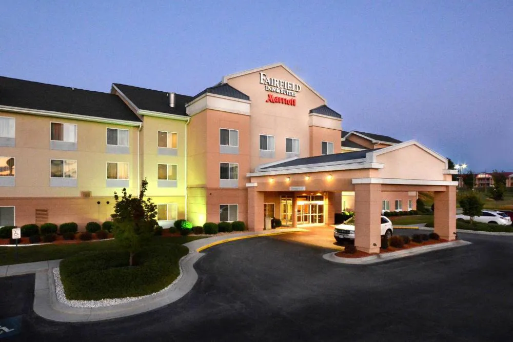 Fairfield Inn & Suites by Marriott hotel hero