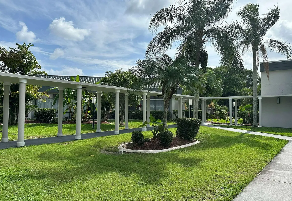 Ramada by Wyndham Cocoa hotel hero