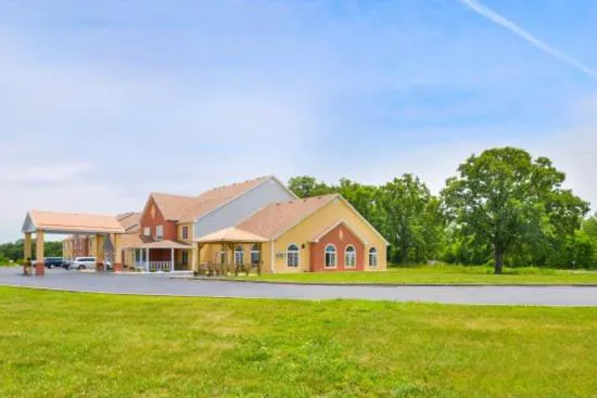 Super 8 by Wyndham Lake of the Ozarks hotel detail image 3