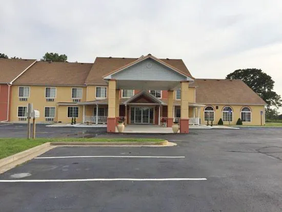 Super 8 by Wyndham Lake of the Ozarks hotel detail image 1