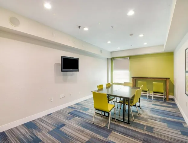 Holiday Inn Express Hotel & Suites Columbus by IHG hotel detail image 4