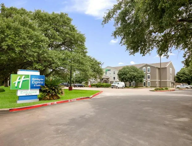 Holiday Inn Express Hotel & Suites Columbus by IHG hotel detail image 1