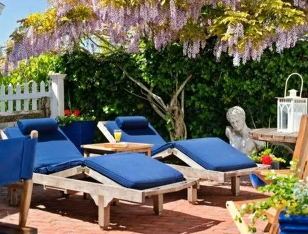 Benchmark Inn hotel detail image 1