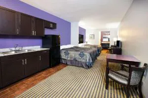 Super 8 by Wyndham Carthage TX hotel detail image 3