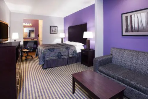 Super 8 by Wyndham Carthage TX hotel detail image 4