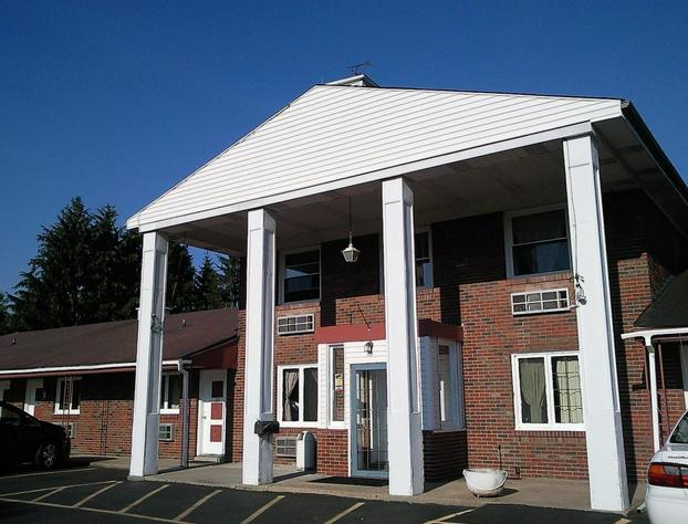 Colonial Inn Motel hotel detail image 1