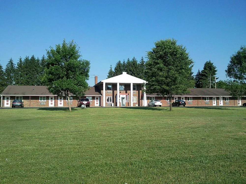 Colonial Inn Motel hotel hero