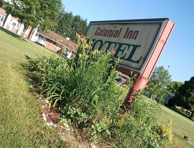 Colonial Inn Motel hotel detail image 1
