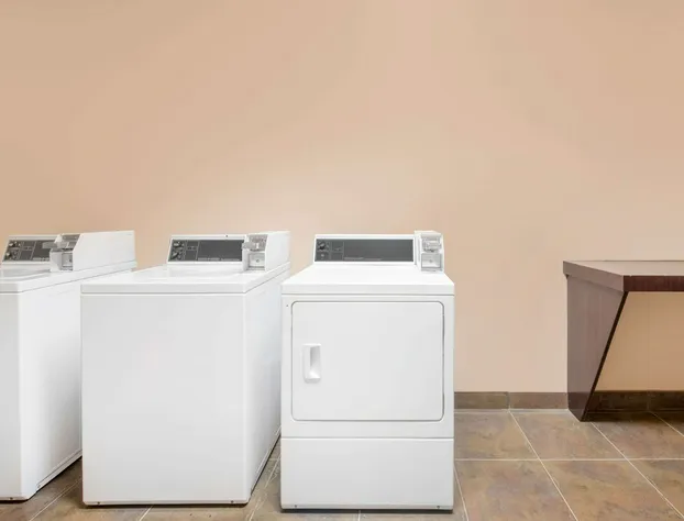 Super 8 by Wyndham Dilley TX hotel detail image 3