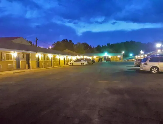 Travelodge by Wyndham Farmington hotel detail image 1