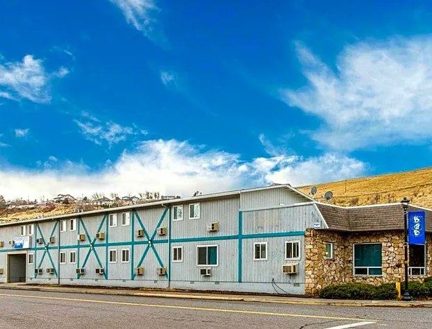 Rodeway Inn & Suites hotel detail image 1