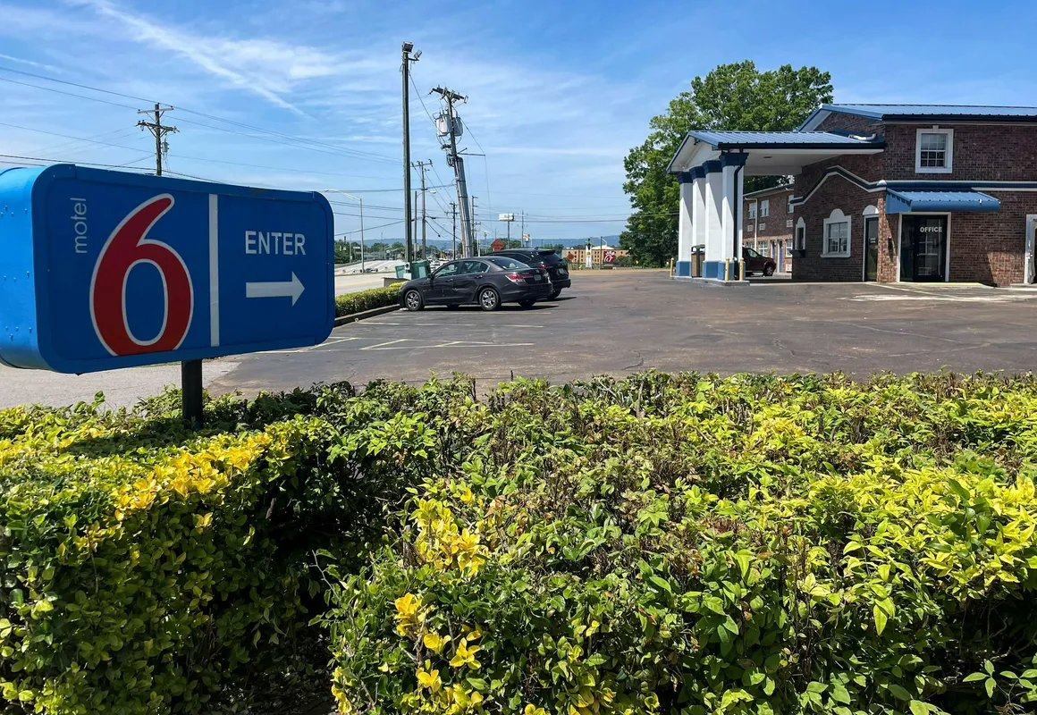 Motel 6 East Ridge, TN hotel hero