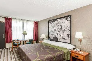 Super 8 by Wyndham Valdosta Mall hotel detail image 4