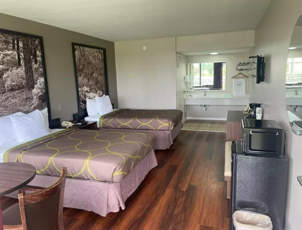 Super 8 by Wyndham Valdosta Mall hotel detail image 4