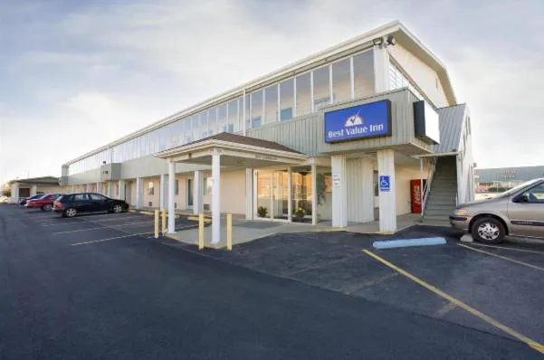 Americas Best Value Inn Litchfield hotel hero