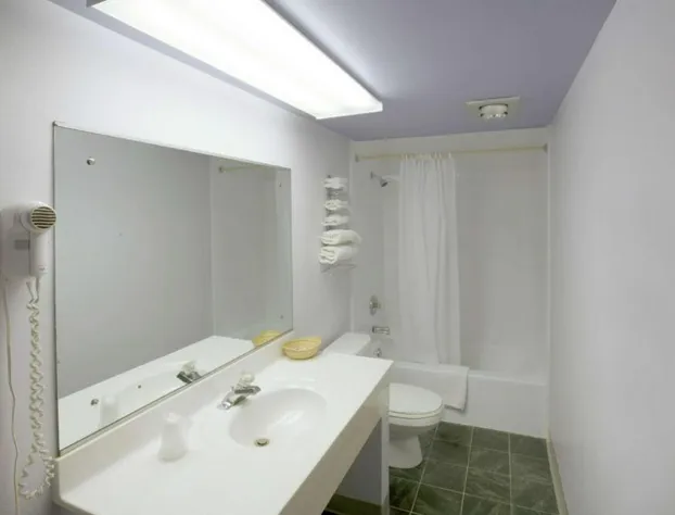 Americas Best Value Inn Litchfield hotel detail image 4