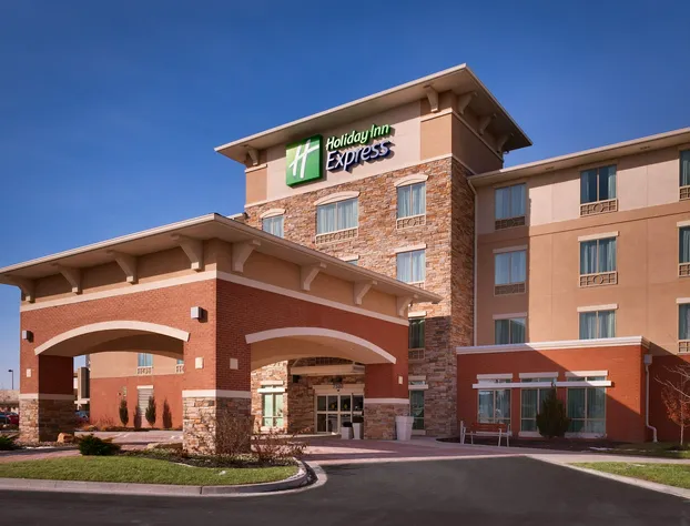 Holiday Inn Express and Suites Overland Park by IHG hotel detail image 2
